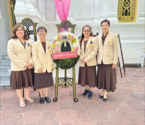 ร่วมพิธีถวายพวงมาลาสักการะพระสรีรางคาร
